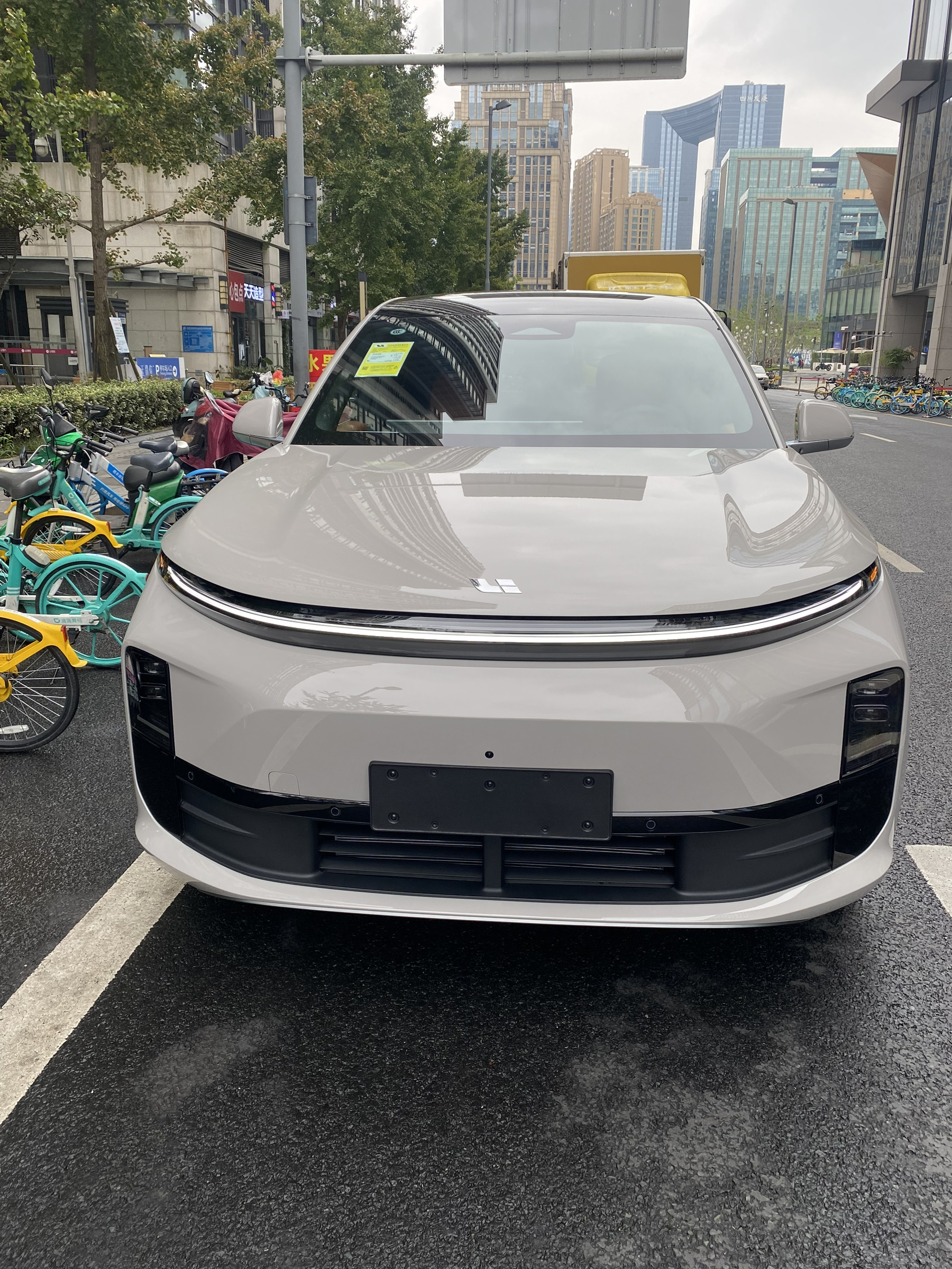 澳门新京葡官方网站 MEGA 高压纯电 MPV